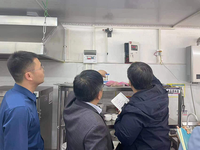 省燃氣行業專家對我縣燃氣安全經營生產進行調研 省燃氣行業專家對我縣燃氣安全經營生產進行調研