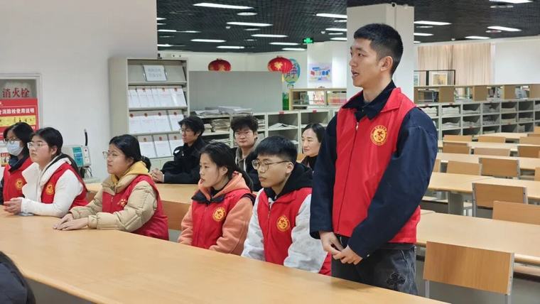 民權縣圖書館召開2026年寒假期間志愿服務活動總結會